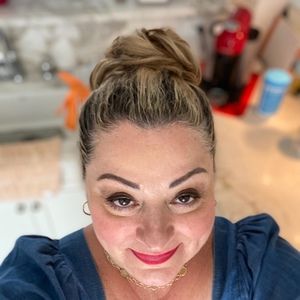 Meet your Posher, Lorraine